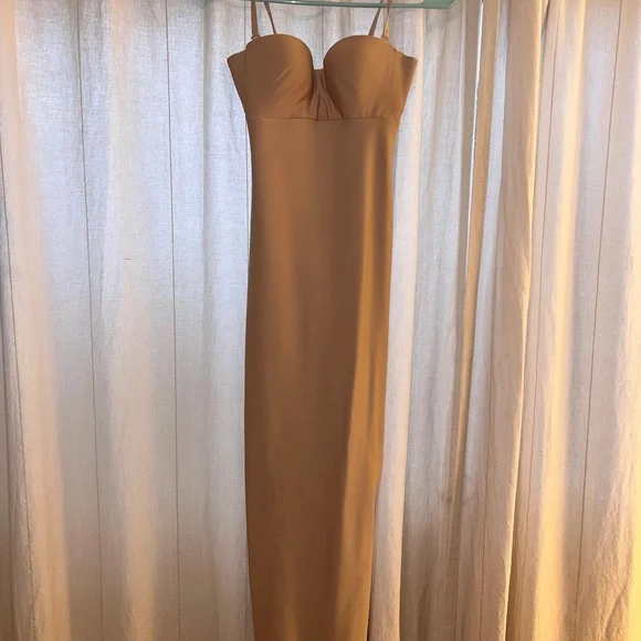 metallic gold dresses for women Oscar de La Renta Leaf Embroidered Velvet Gown
